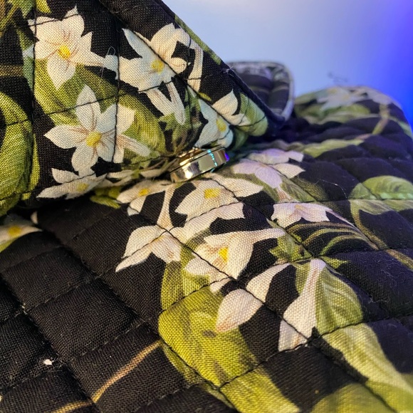 Vera Bradley Jasmine Saddle Crossbody Purse Retired Pattern Handbag Black White - Picture 10 of 10